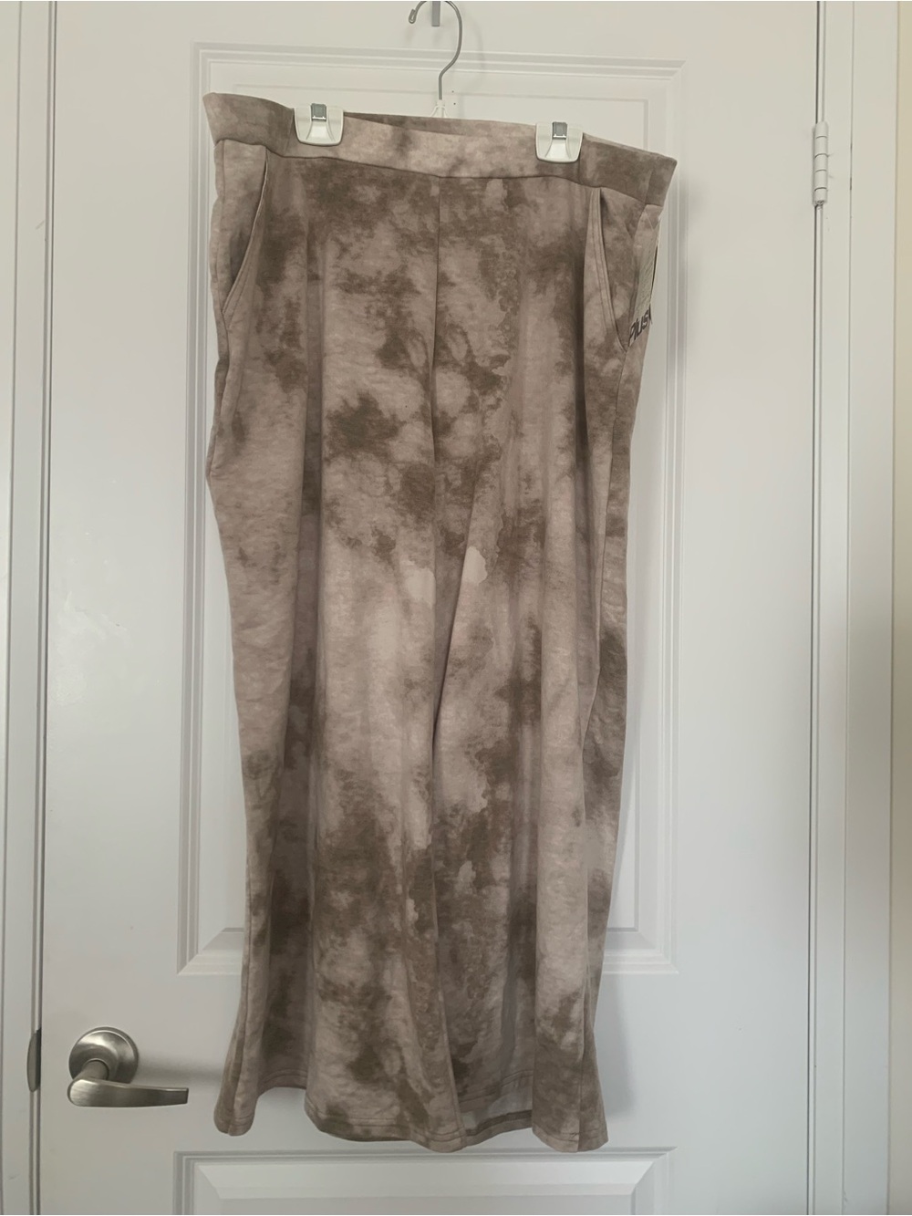 Ellen Tracy Taupe Tie-Dye Wide Leg Gaucho Pants
